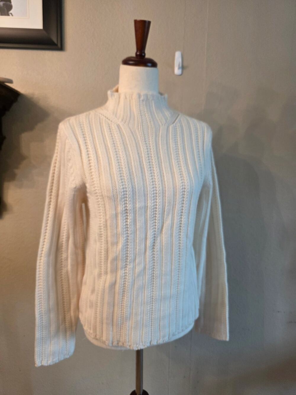 Ann Taylor 100% Italian Merino Wool Cable Knit Sweater Cream SZ Medium Luxury